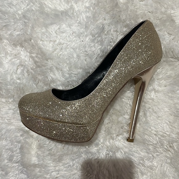 Aldo heels champagne color with glitter. Size 7.5US - Picture 3 of 4